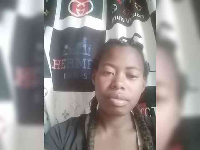 Miranda7 Live Webcam on BongaCams