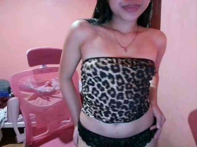 sweetgirl-sarrah webcam