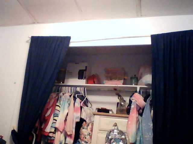 starlight1983 live cam preview