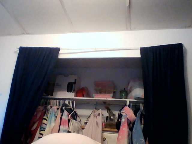 starlight1983, live now on BongaCams