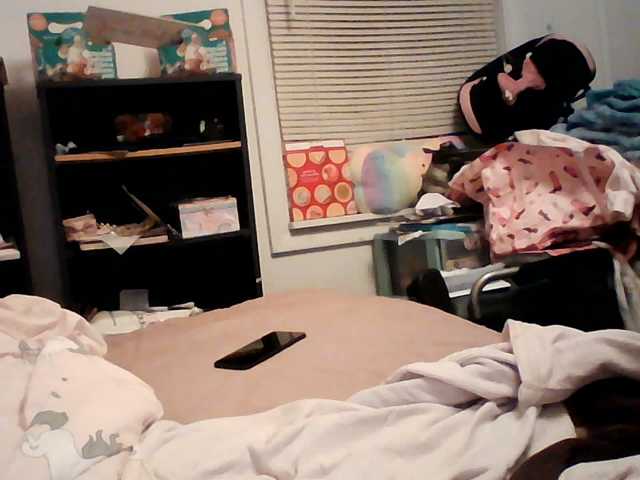 starlight1983, live now on BongaCams
