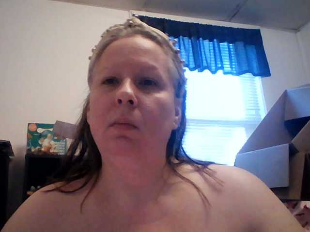 starlight1983, live now on BongaCams