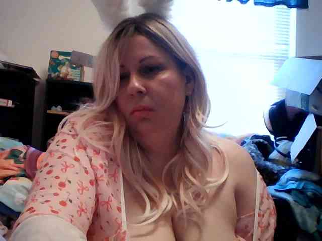 Starlight1983's cam show statistics and live stream