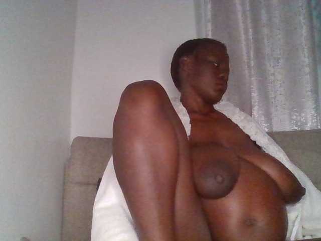 Matinah's BongaCams show and profile