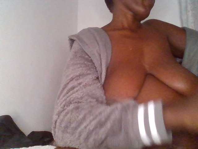 Matinah's BongaCams show and profile