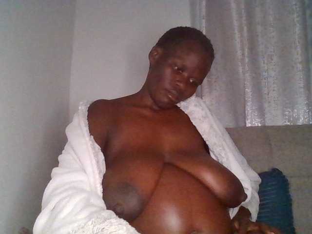 Matinah's BongaCams show and profile