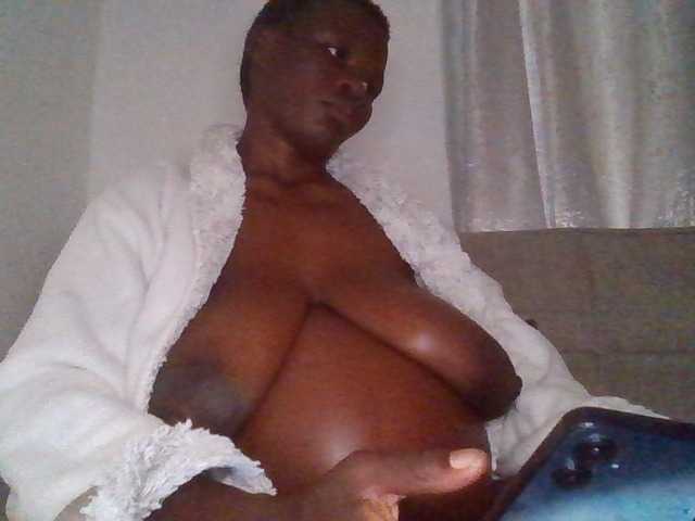 Matinah's BongaCams show and profile