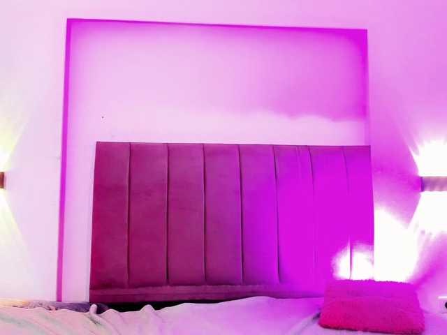 Sarahh-Sophia live webcam show