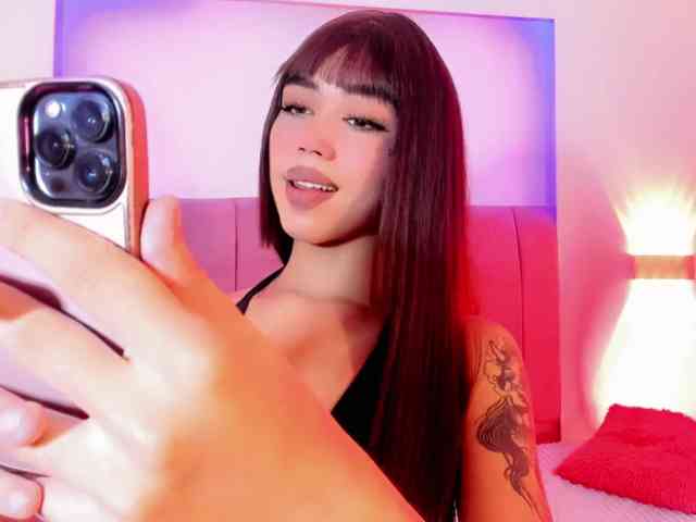 Sarahh-Sophia Live Webcam on BongaCams