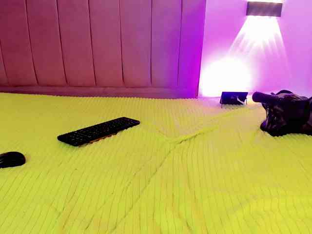 Sarahh-Sophia Sex Cam Show