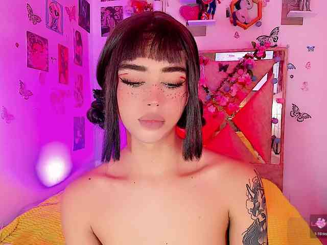Sarahh-Sophia
