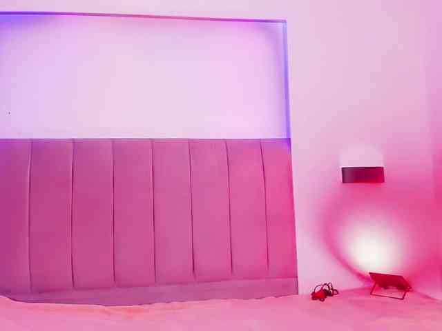 Sarahh-Sophia Sex Cam Show