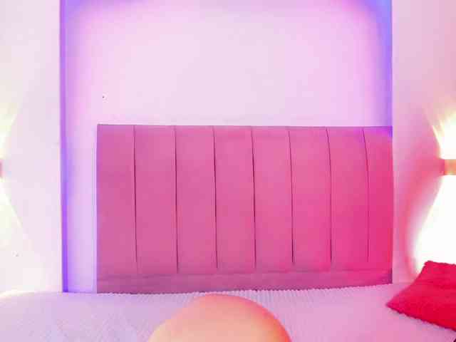 Sarahh-Sophia Live Webcam on BongaCams