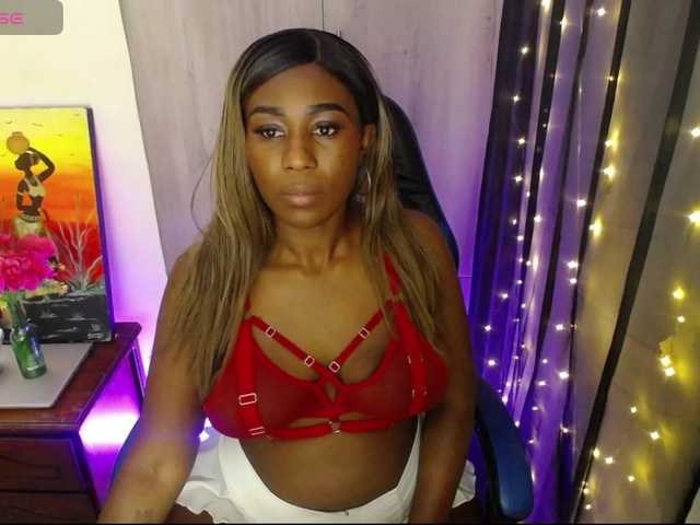 moniquelamor live cam on BongaCams