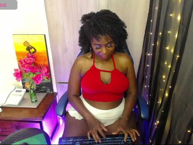 moniquelamor live cam on BongaCams
