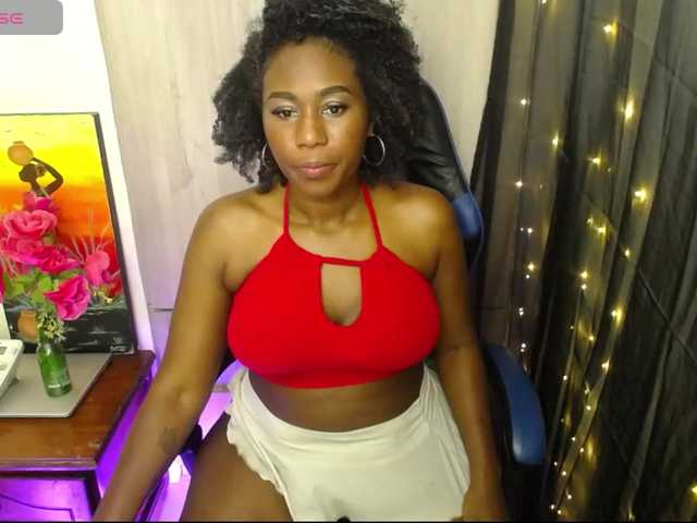moniquelamor live cam on BongaCams