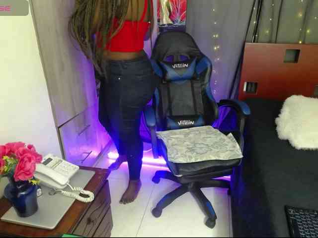 moniquelamor webcam