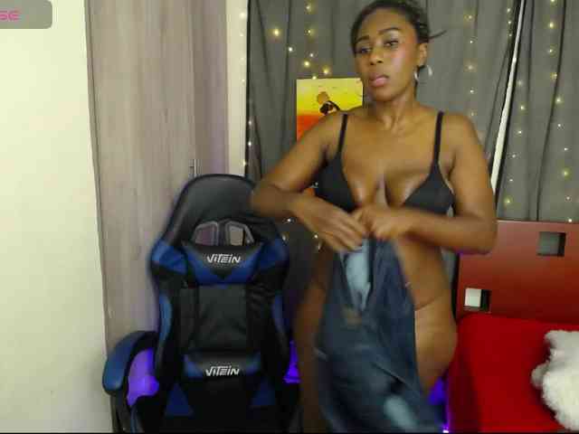 moniquelamor webcam