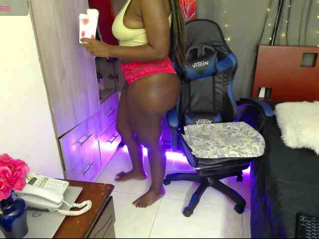 moniquelamor webcam