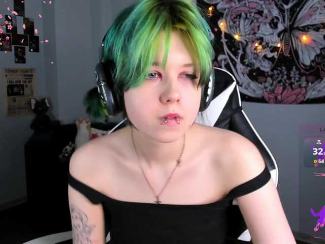 CarolineRichter's BongaCams show and profile