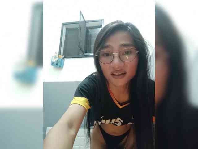 urasiancassandra Live Webcam on BongaCams