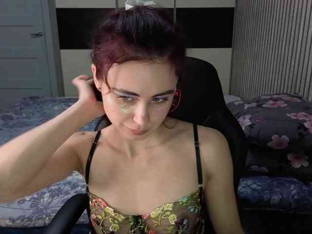 Nikkyvibe's cam show statistics and live stream