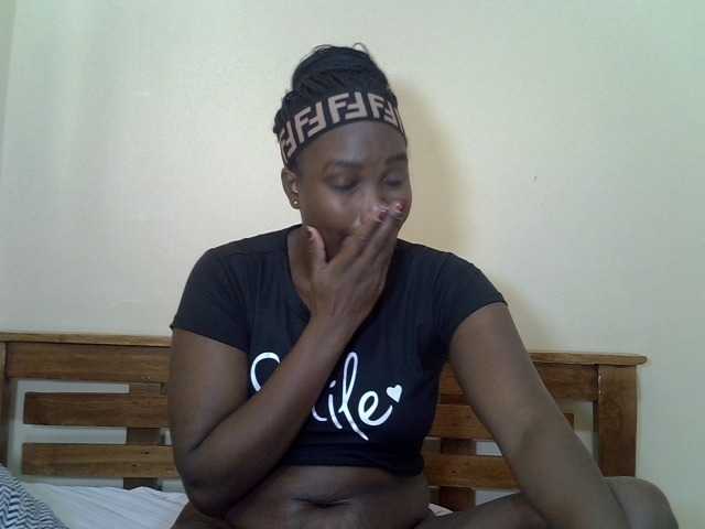 Prettyliz30's BongaCams show and profile