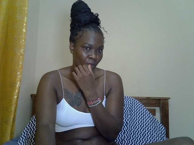 Prettyliz30 live cam on BongaCams
