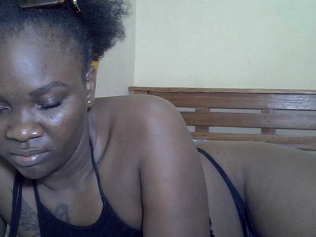 Prettyliz30 live cam on BongaCams