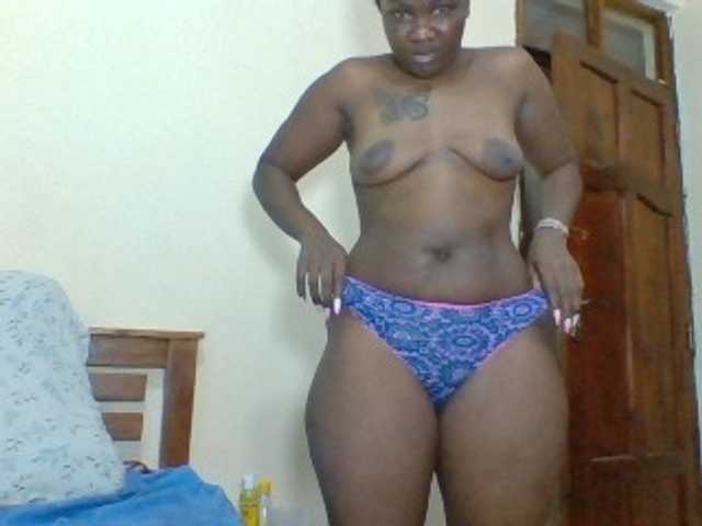 Prettyliz30 live cam on BongaCams