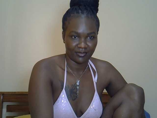 Prettyliz30 live cam on BongaCams