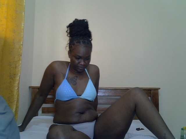 Prettyliz30 live cam on BongaCams