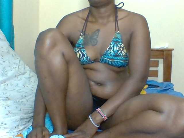 Prettyliz30 live cam on BongaCams