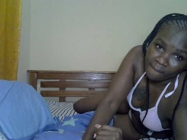 Prettyliz30 live cam on BongaCams