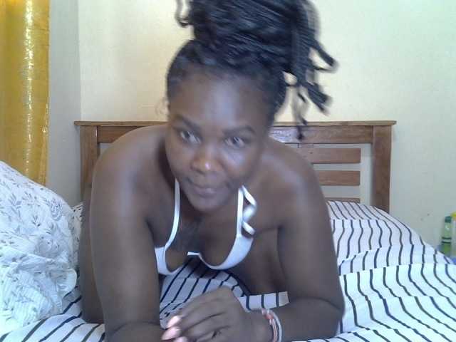 Prettyliz30 live cam on BongaCams