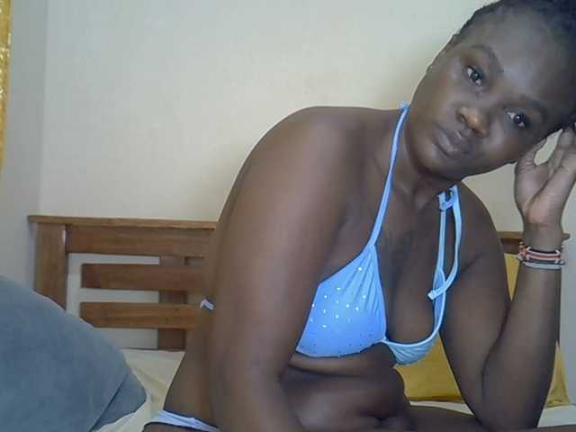 Prettyliz30 live cam on BongaCams