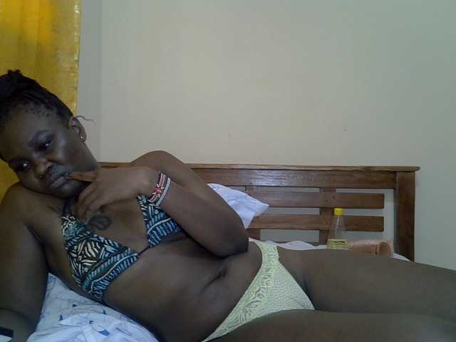 Prettyliz30 live cam on BongaCams