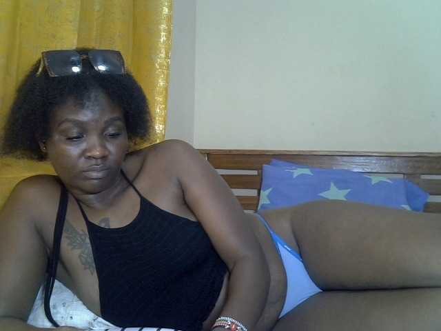 Prettyliz30 live cam on BongaCams
