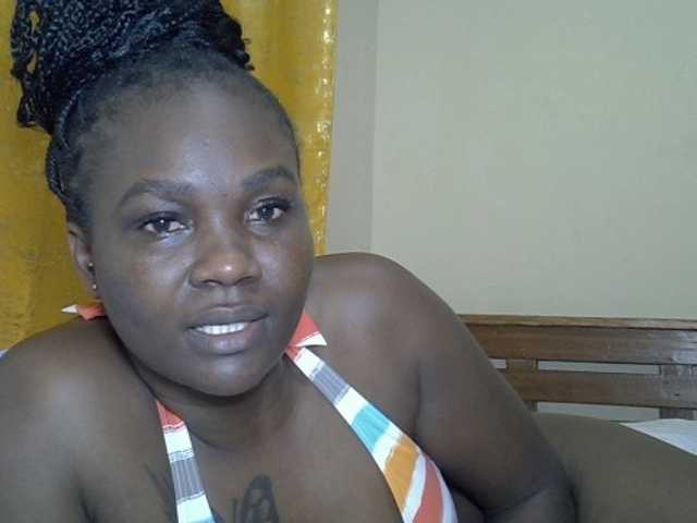 Prettyliz30 live cam on BongaCams