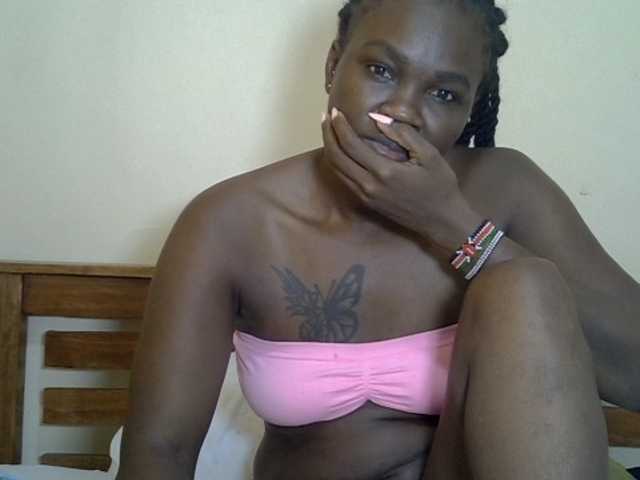 Prettyliz30 live cam on BongaCams