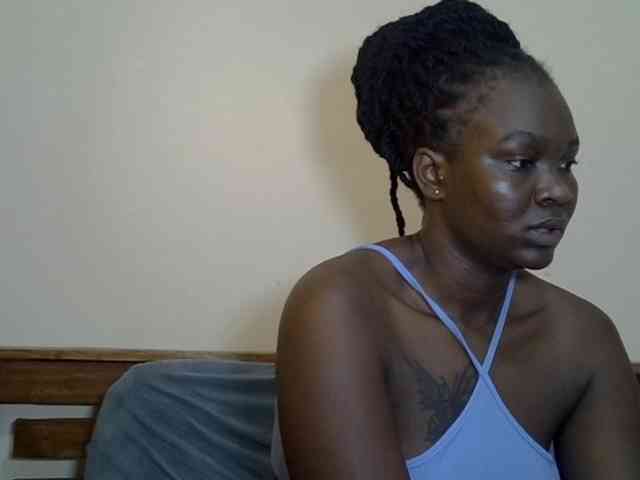 Prettyliz30 webcam