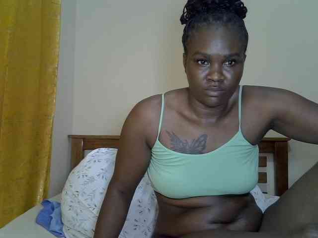 Prettyliz30 webcam