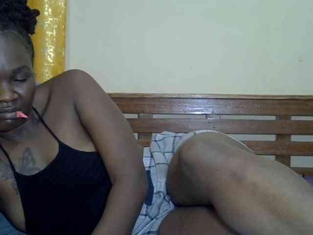Prettyliz30 webcam