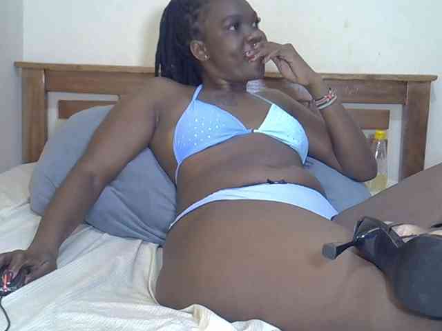 Prettyliz30 webcam