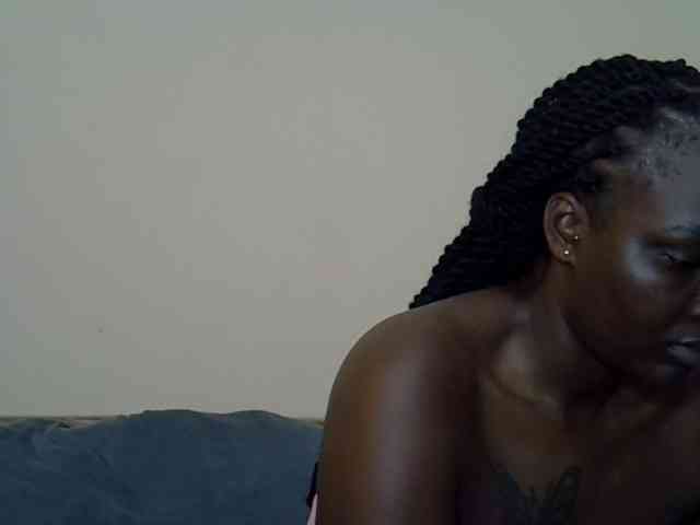 Prettyliz30 webcam