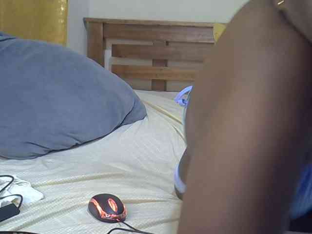 Prettyliz30 webcam