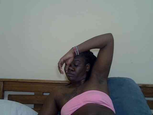 Prettyliz30 Live Webcam on BongaCams