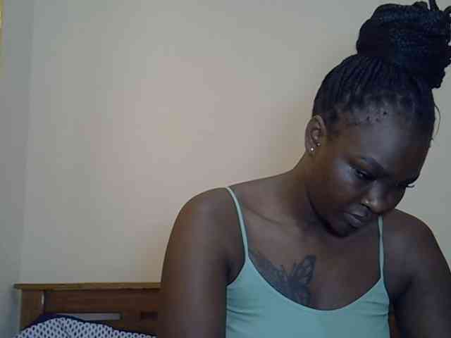 Prettyliz30 webcam