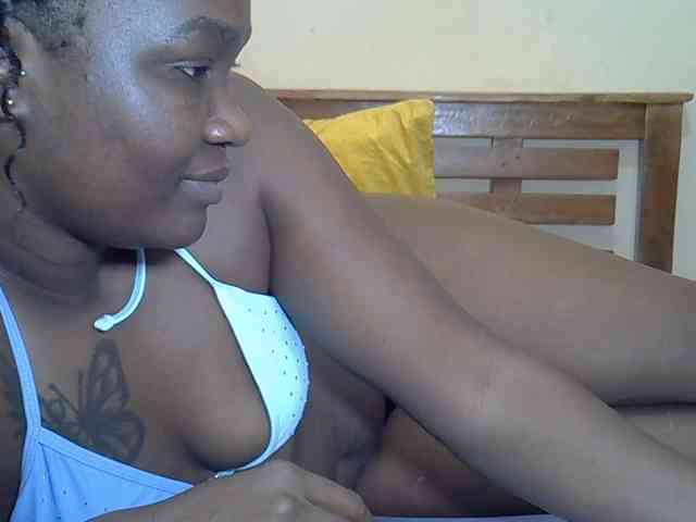 Prettyliz30 webcam