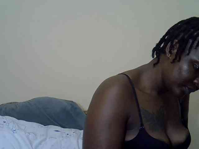 Prettyliz30 webcam